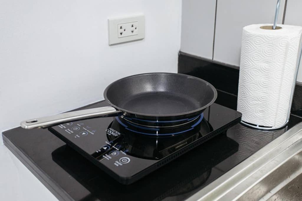 P2 Silom Large 2Beds Full Kitchen Wifi 4-6Pax Apartment กรุงเทพมหานคร ภายนอก รูปภาพ